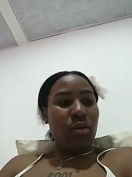 Snapshot of Negraamara chatting on 07.19.26 Negraamara online show from 07.19.26