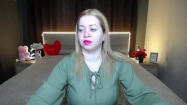 Snapshot of OliviaVerr chatting on 03.03.26 OliviaVerr online show from 03.03.26