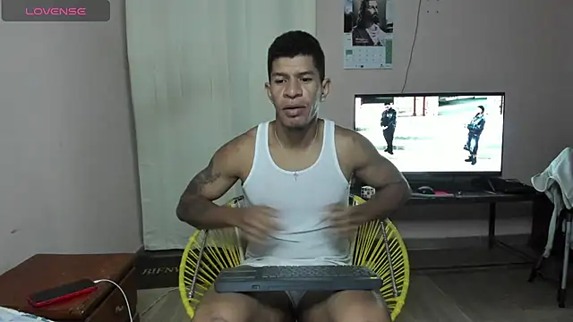 Snapshot of antonio_aguilarx chatting on 06.23.26 antonio aguilarx online show from 06.23.26