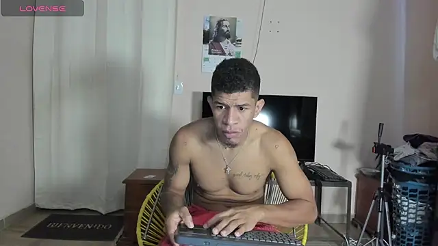 Snapshot of antonio_aguilarx chatting on 06.28.26 antonio aguilarx online show from 06.28.26