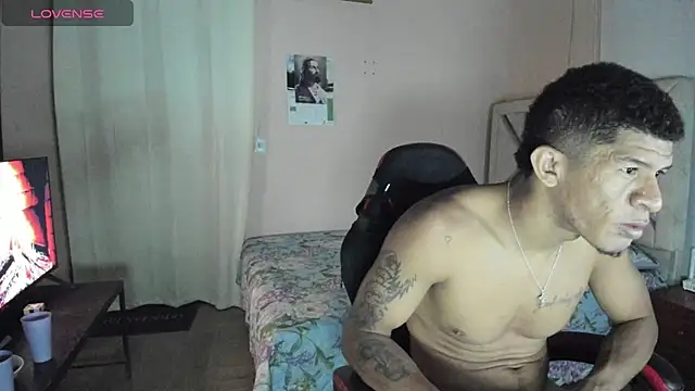 Snapshot of antonio_aguilarx chatting on 07.15.26 antonio aguilarx online show from 07.15.26