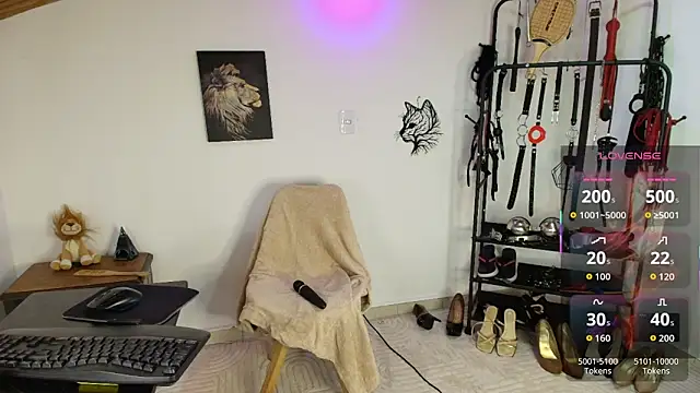 ariannaconnor  online show from 02.22.26