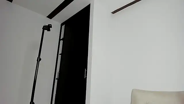 Snapshot of zarina_coleman chatting on 05.18.26 zarina coleman online show from 05.18.26