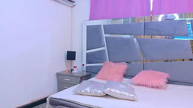 Scook Gray  online show from 01.14.26