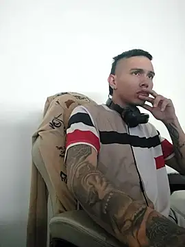 Scook Gray  online show from 02.18.26