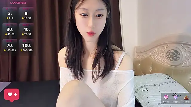 Snapshot of Queenbb88 chatting on 07.17.26 Queenbb88 online show from 07.17.26