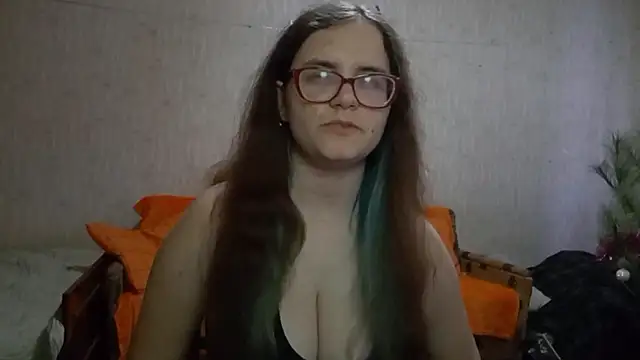 Snapshot of Miyabeee chatting on 02.08.26 Miyabeee online show from 02.08.26