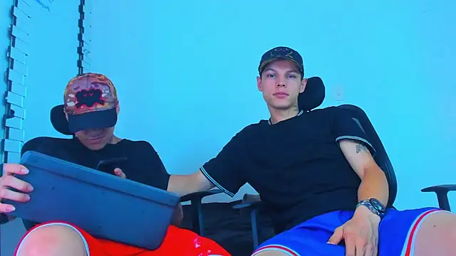 Thomas-Wil online show from 02.28.26