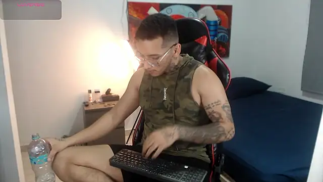 EvanVelvet online show from 02.04.26