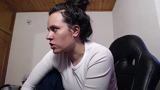 Snapshot of Shanel_Lozano chatting on 05.25.26 Shanel Lozano online show from 05.25.26
