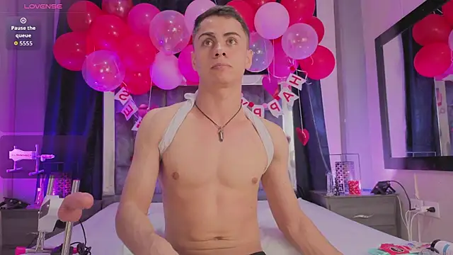 Snapshot of LeoMonnroe chatting on 02.17.26 LeoMonnroe online show from 02.17.26