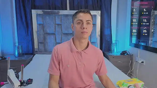 Snapshot of LeoMonnroe chatting on 02.20.26 LeoMonnroe online show from 02.20.26