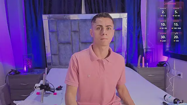 Snapshot of LeoMonnroe chatting on 02.28.26 LeoMonnroe online show from 02.28.26