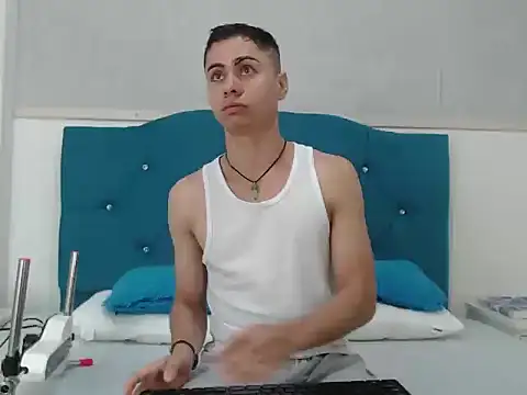 Snapshot of LeoMonnroe chatting on 03.02.26 LeoMonnroe online show from 03.02.26