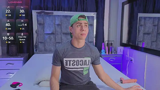 Snapshot of LeoMonnroe chatting on 04.10.26 LeoMonnroe online show from 04.10.26