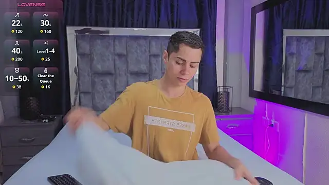 Snapshot of LeoMonnroe chatting on 04.16.26 LeoMonnroe online show from 04.16.26