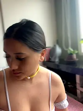 Veronica Wins  online show from 05.29.26