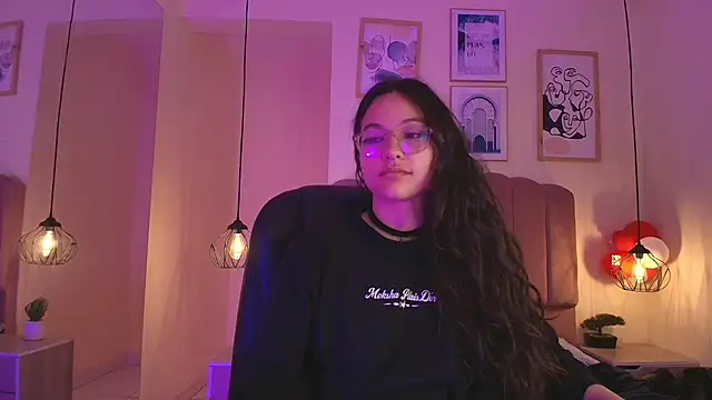 Hanabie  online show from 04.17.26