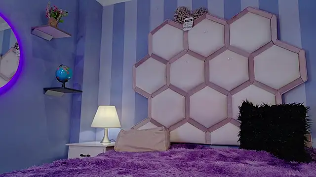 yvi taylor online show from 04.07.26