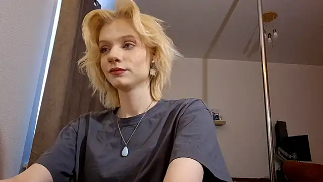 Snapshot of AuraNevera chatting on 01.15.26 AuraNevera online show from 01.15.26