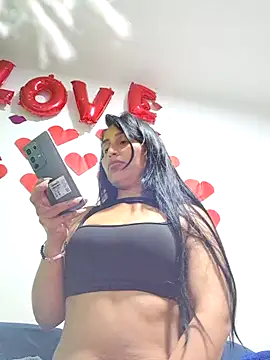 Snapshot of LunaRouuse_ chatting on 02.19.26 LunaRouuse online show from 02.19.26
