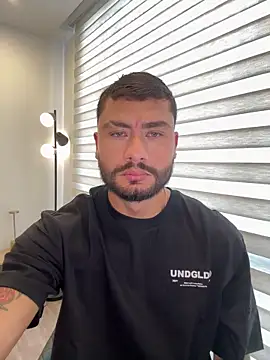 Snapshot of FrancoRossi_ chatting on 04.07.26 FrancoRossi online show from 04.07.26