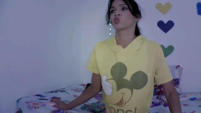 Mia Suarez7 online show from 03.27.26