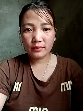 Snapshot of Nunaa2x chatting on 05.06.26 Nunaa2x online show from 05.06.26