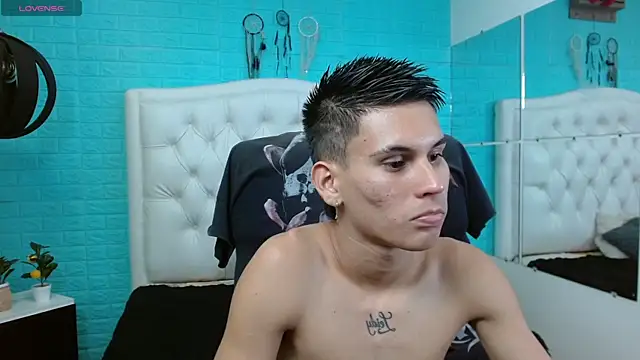 Snapshot of paullcb chatting on 02.11.26 paullcb online show from 02.11.26