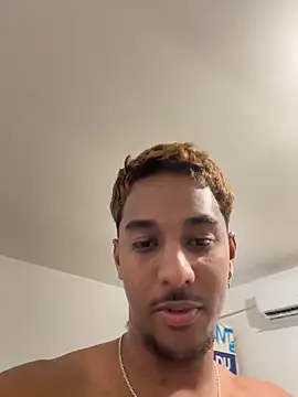 Axel black10 online show from 03.04.26