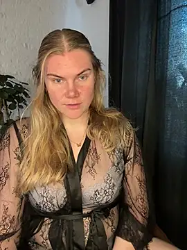 Snapshot of SexyBlondJoanna chatting on 02.26.26 SexyBlondJoanna online show from 02.26.26