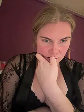 Snapshot of SexyBlondJoanna chatting on 02.27.26 SexyBlondJoanna online show from 02.27.26