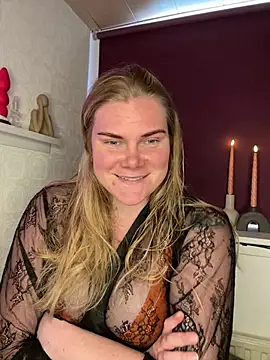 Snapshot of SexyBlondJoanna chatting on 03.07.26 SexyBlondJoanna online show from 03.07.26