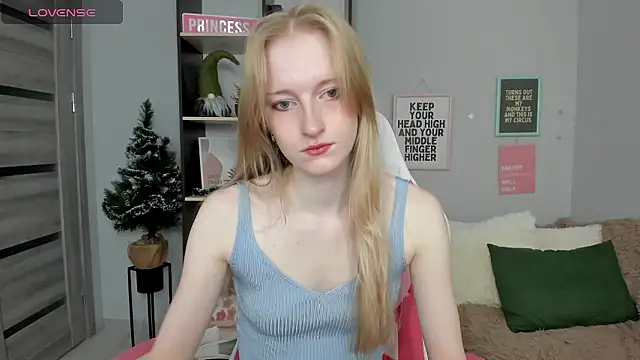 Cinnabonnn  online show from 01.14.26