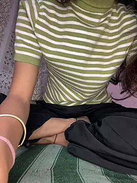 Snapshot of paribaby09 chatting on 02.15.26 paribaby09 online show from 02.15.26