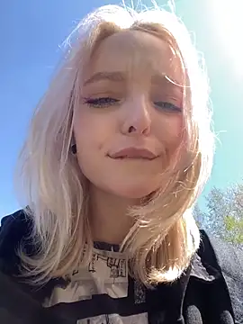 aka Blonde online show from 05.16.26