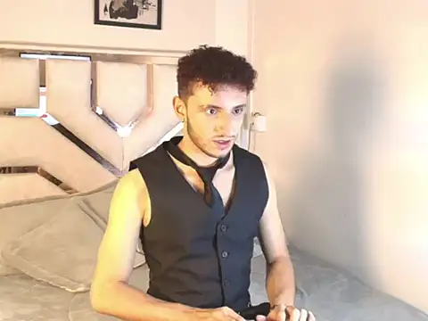 Curlystartt online show from 01.12.26