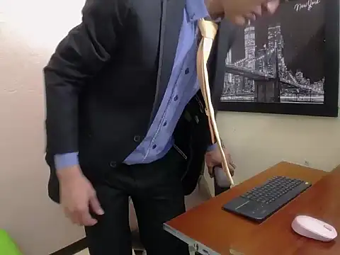 Snapshot of Oswalldo__ chatting on 02.17.26 Oswalldo online show from 02.17.26