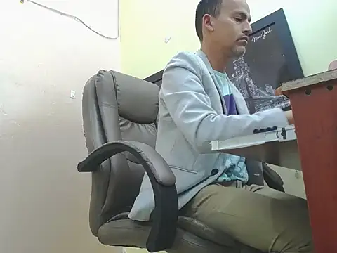 Snapshot of Oswalldo__ chatting on 02.23.26 Oswalldo online show from 02.23.26