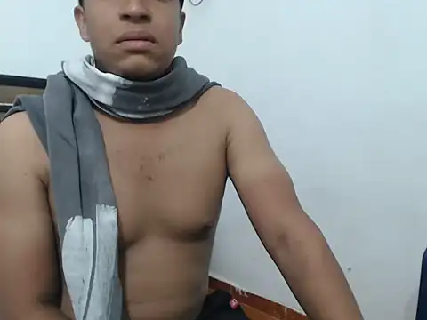 Snapshot of Charlie_horny_boy21 chatting on 01.11.26 Charlie horny boy21 online show from 01.11.26