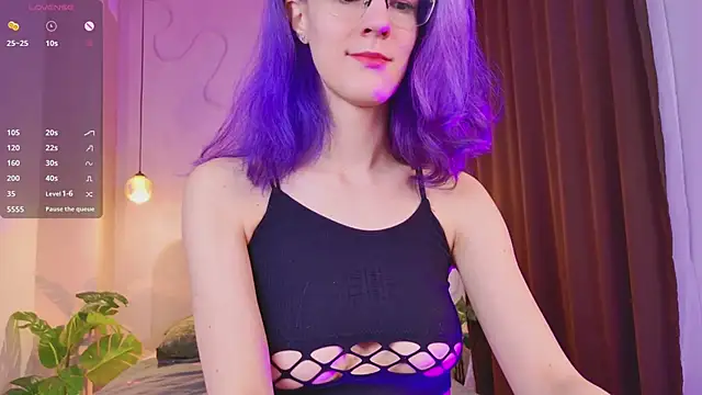 AuraLaunni online show from 01.11.26