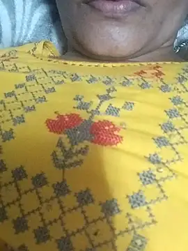 Snapshot of Zaara101 chatting on 04.16.26 Zaara101 online show from 04.16.26