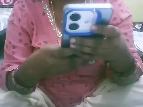 Snapshot of mohini_bhabhi chatting on 04.05.26 mohini bhabhi online show from 04.05.26