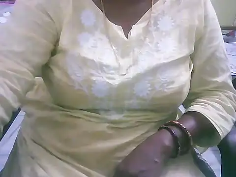 Snapshot of mohini_bhabhi chatting on 04.08.26 mohini bhabhi online show from 04.08.26