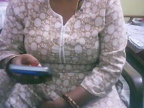 Snapshot of mohini_bhabhi chatting on 04.09.26 mohini bhabhi online show from 04.09.26