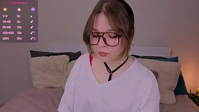 Snapshot of Next2Marie chatting on 02.04.26 Next2Marie online show from 02.04.26