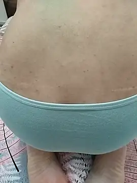 PrettyBottom1 online show from 01.15.26