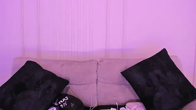 Arianaa Cooper  online show from 04.17.26