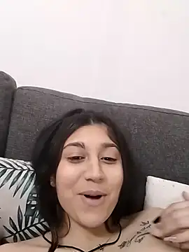 Snapshot of Roxanamadia chatting on 02.15.26 Roxanamadia online show from 02.15.26