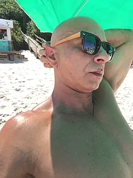 Snapshot of dogfrota chatting on 02.12.26 dogfrota online show from 02.12.26